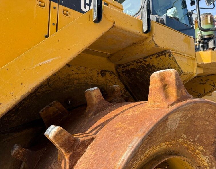 CATERPILLAR  826K **WASTE COMPACTOR**